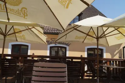 Teráska se slunečníky Pilsner Urquell